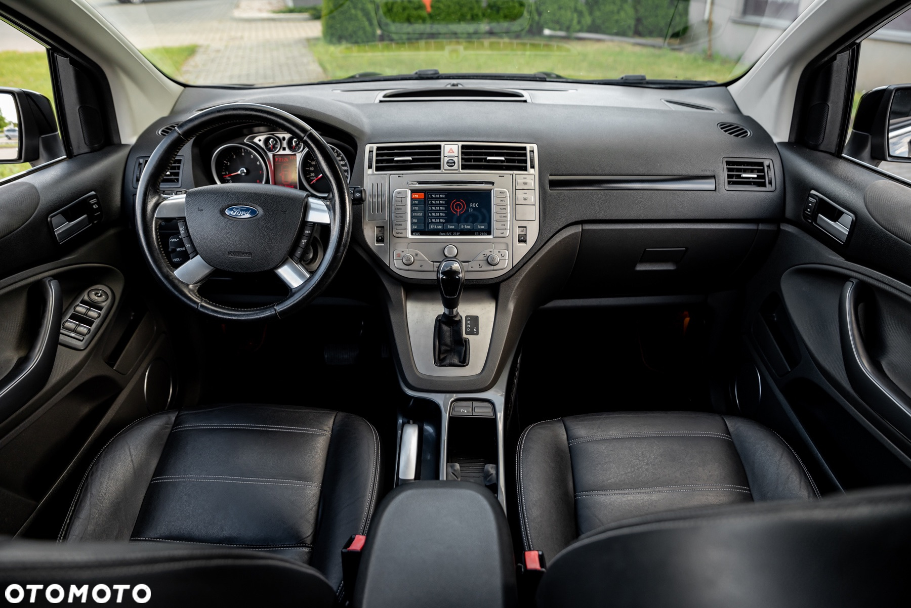 Ford Kuga 2.5 4x4 Titanium - 26