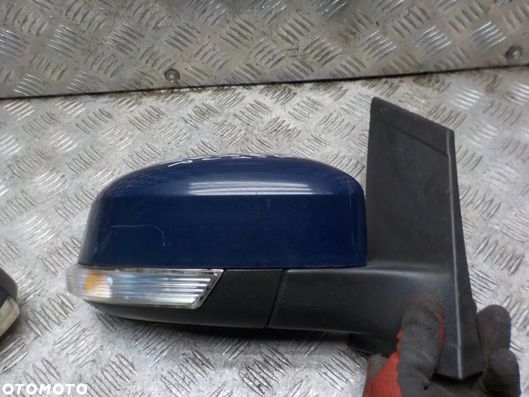 FORD FOCUS MK2 LIFT LUSTERKO LEWE LUB PRAWE KOLOR R8 - 3