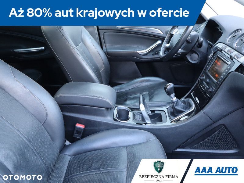 Ford S-Max - 11