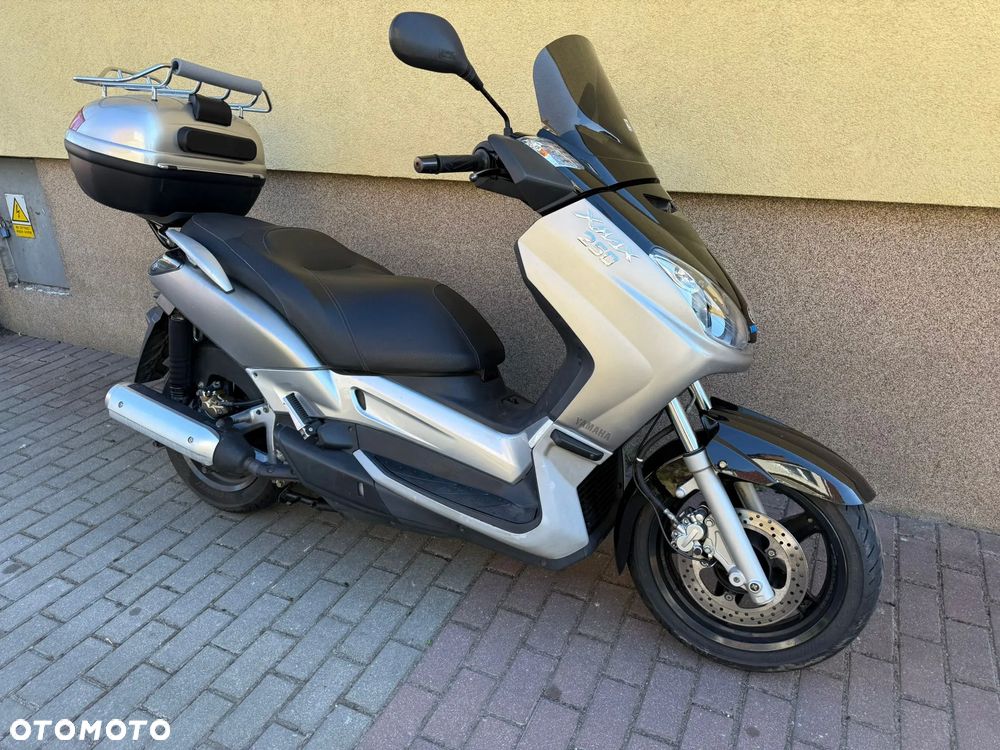 Yamaha X-max - 1