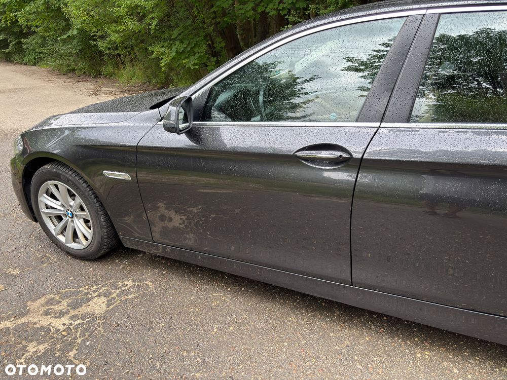 BMW Seria 5 528i xDrive - 9