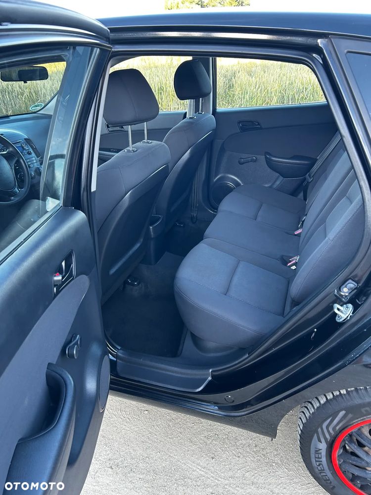Hyundai i30 1.4 Classic + - 21