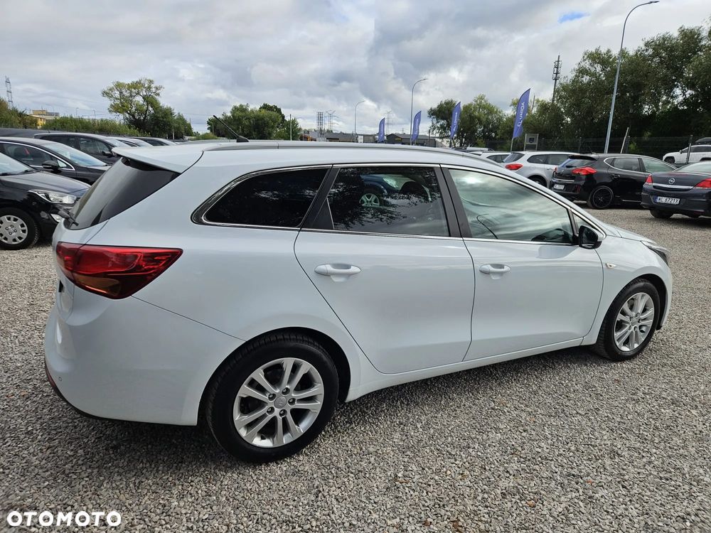 Kia Ceed 1.4 CVVT SW Dream Team Edition - 13