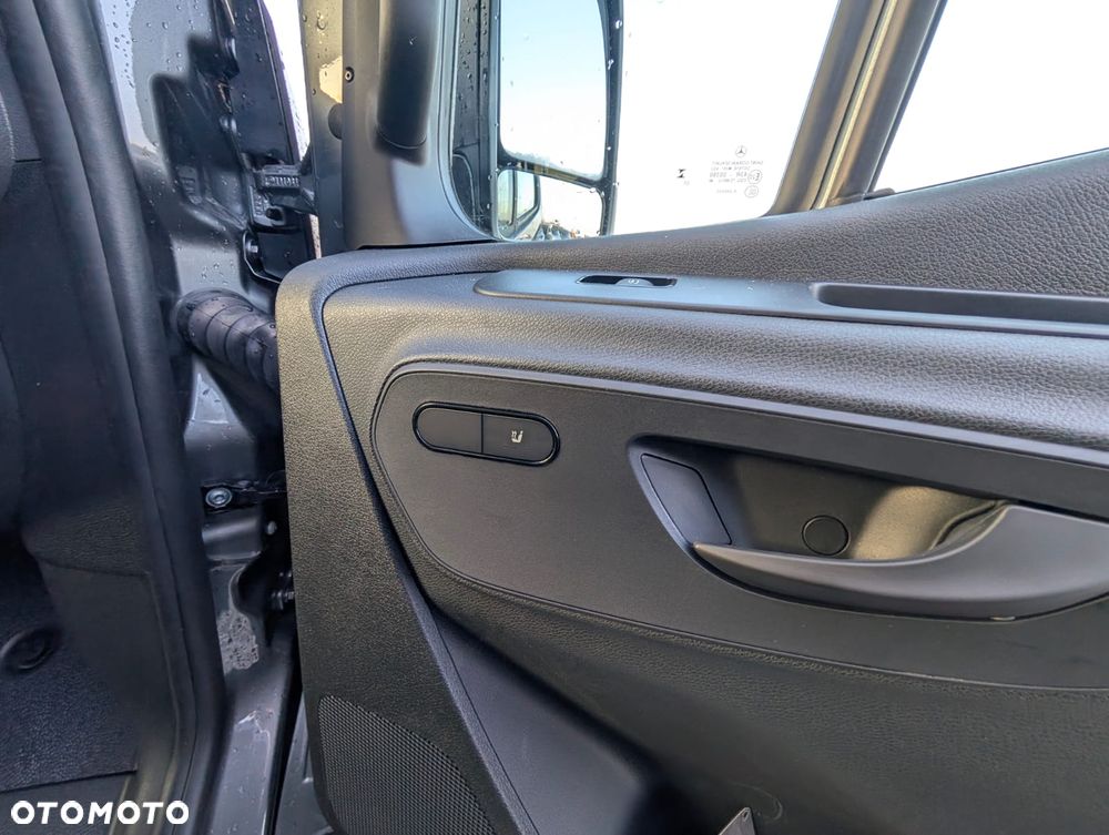 Mercedes-Benz Spritner 319 - 19