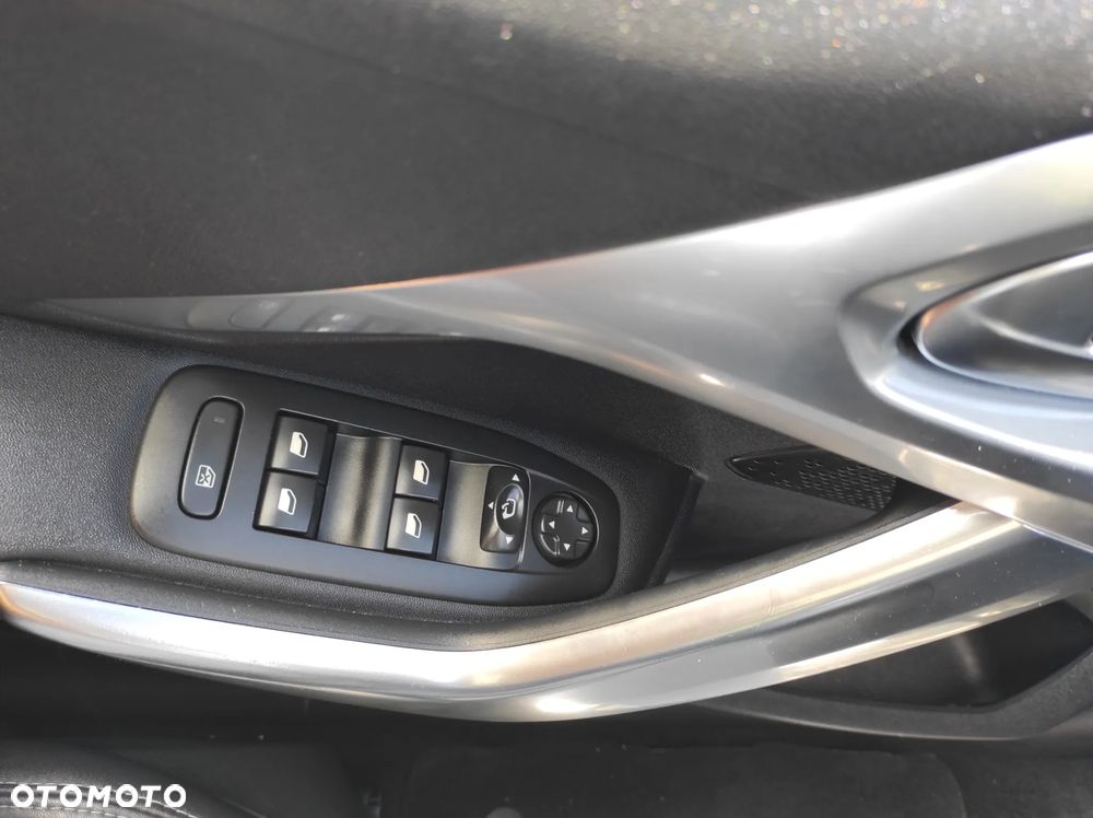 Peugeot 2008 - 14