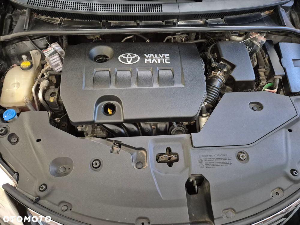 Toyota Avensis 1.8 Sol - 10