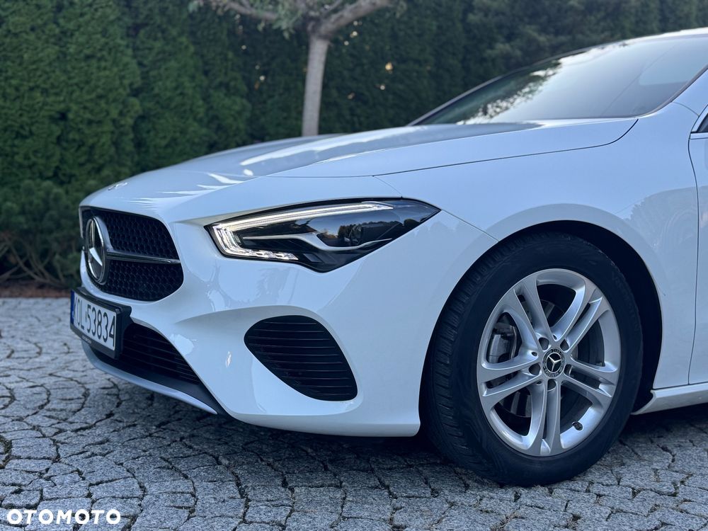 Mercedes-Benz CLA 200 7G-DCT - 4