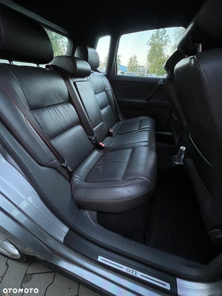 Volkswagen Polo 1.8T GTI - 32