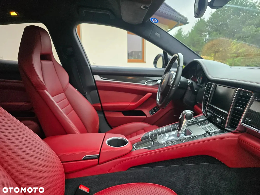 Porsche Panamera GTS - 12