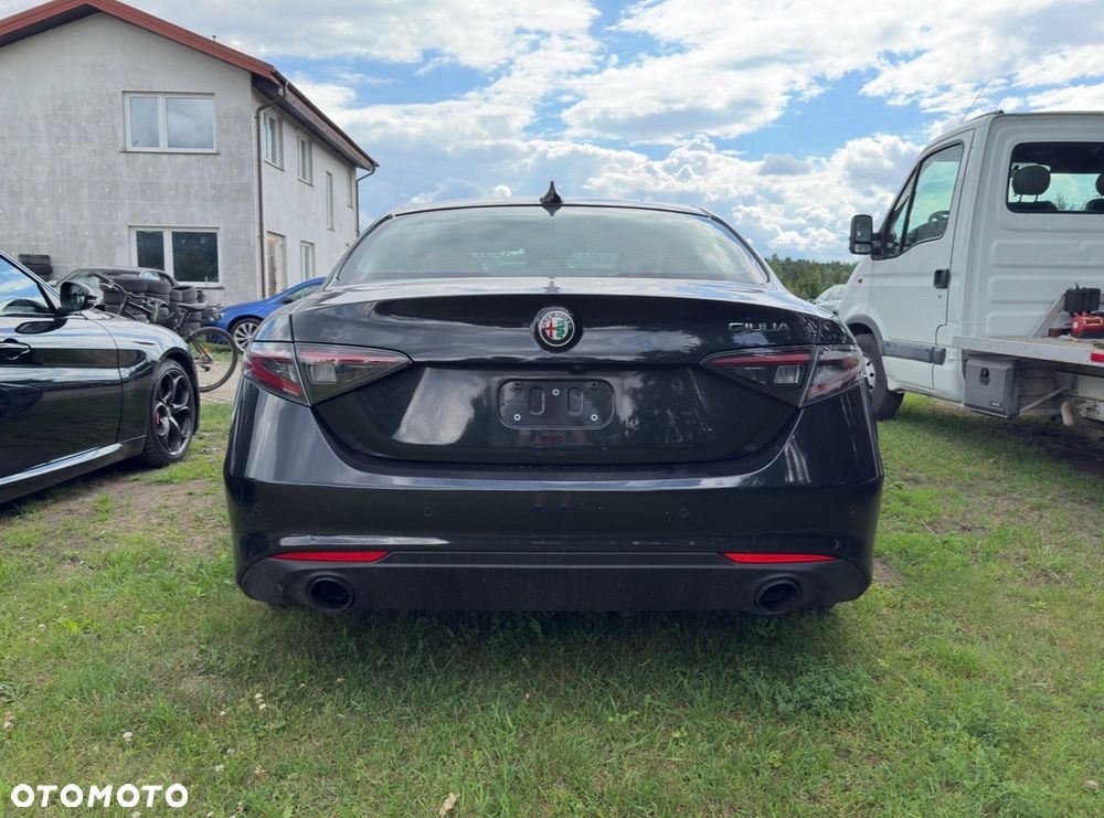 Alfa Romeo Giulia 2.0 Turbo 16V AT8 Veloce - 2