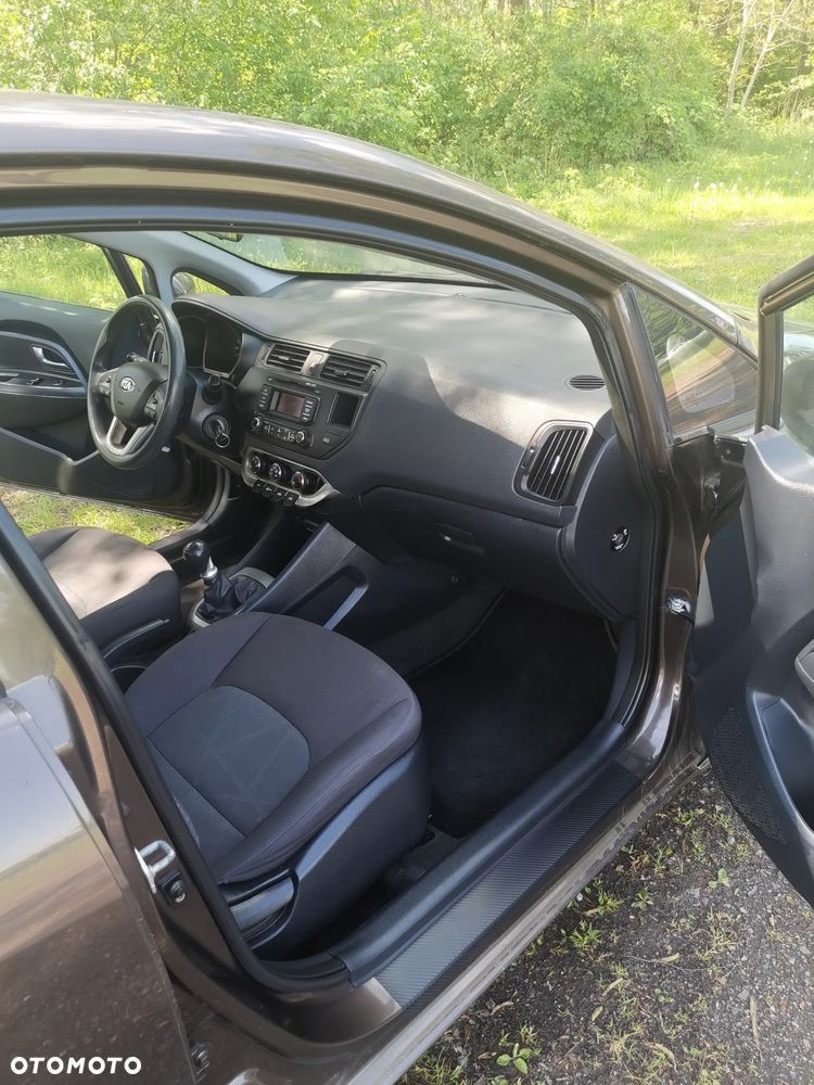 Kia Rio - 19