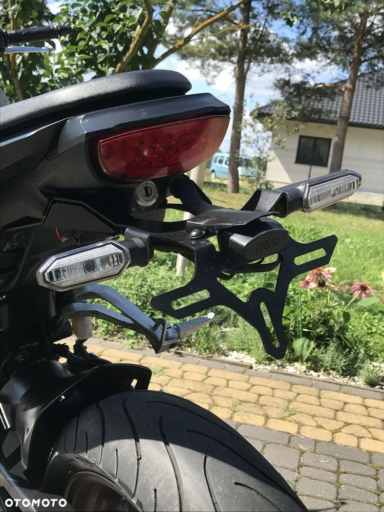 Honda CB - 12