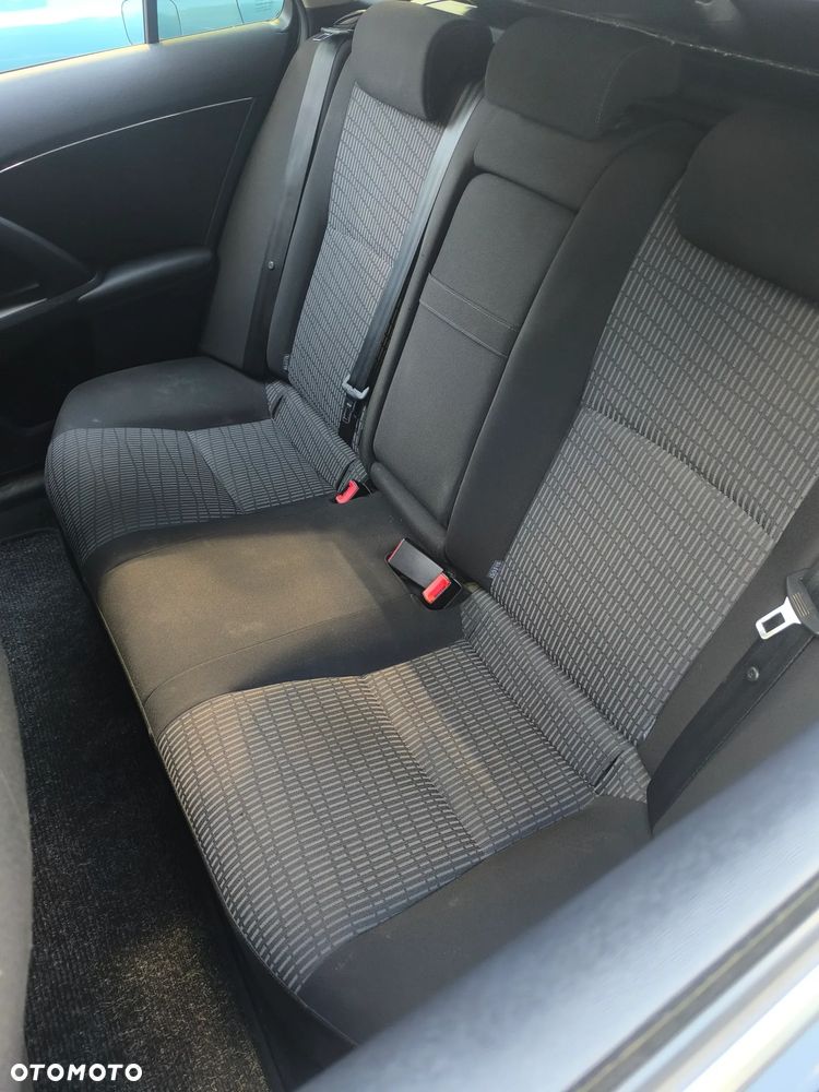 Toyota Avensis - 7