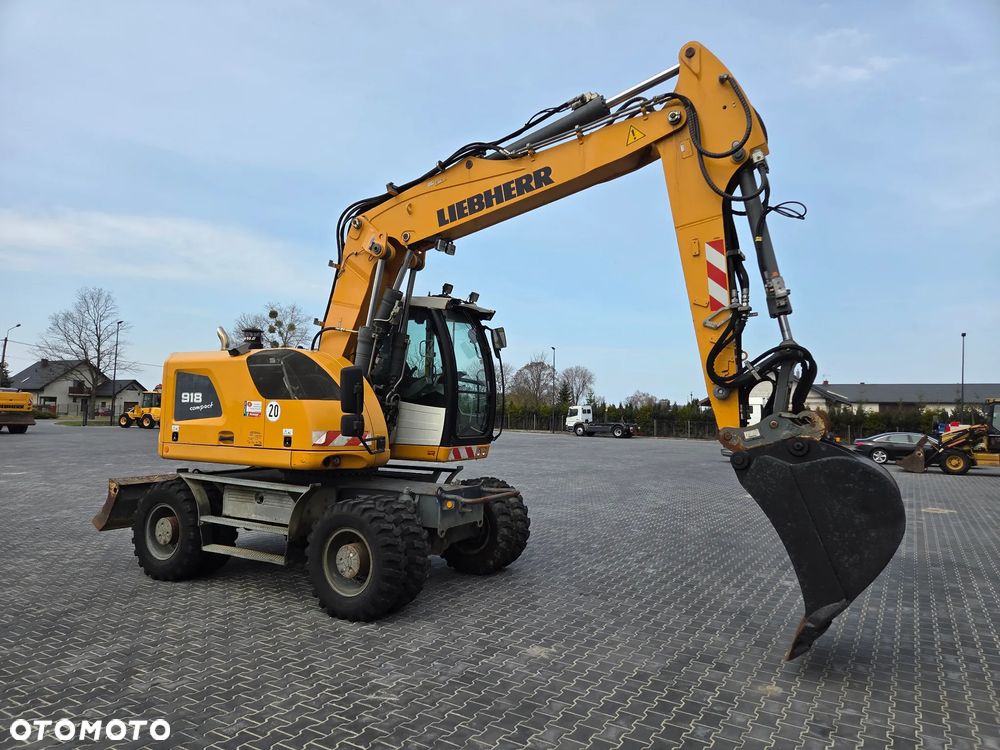 Liebherr A918 Compact / z Niemiec / - 2