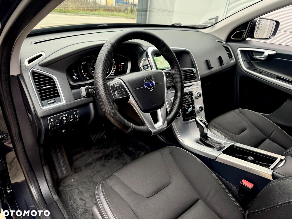 Volvo XC 60 D3 Geartronic Momentum - 26