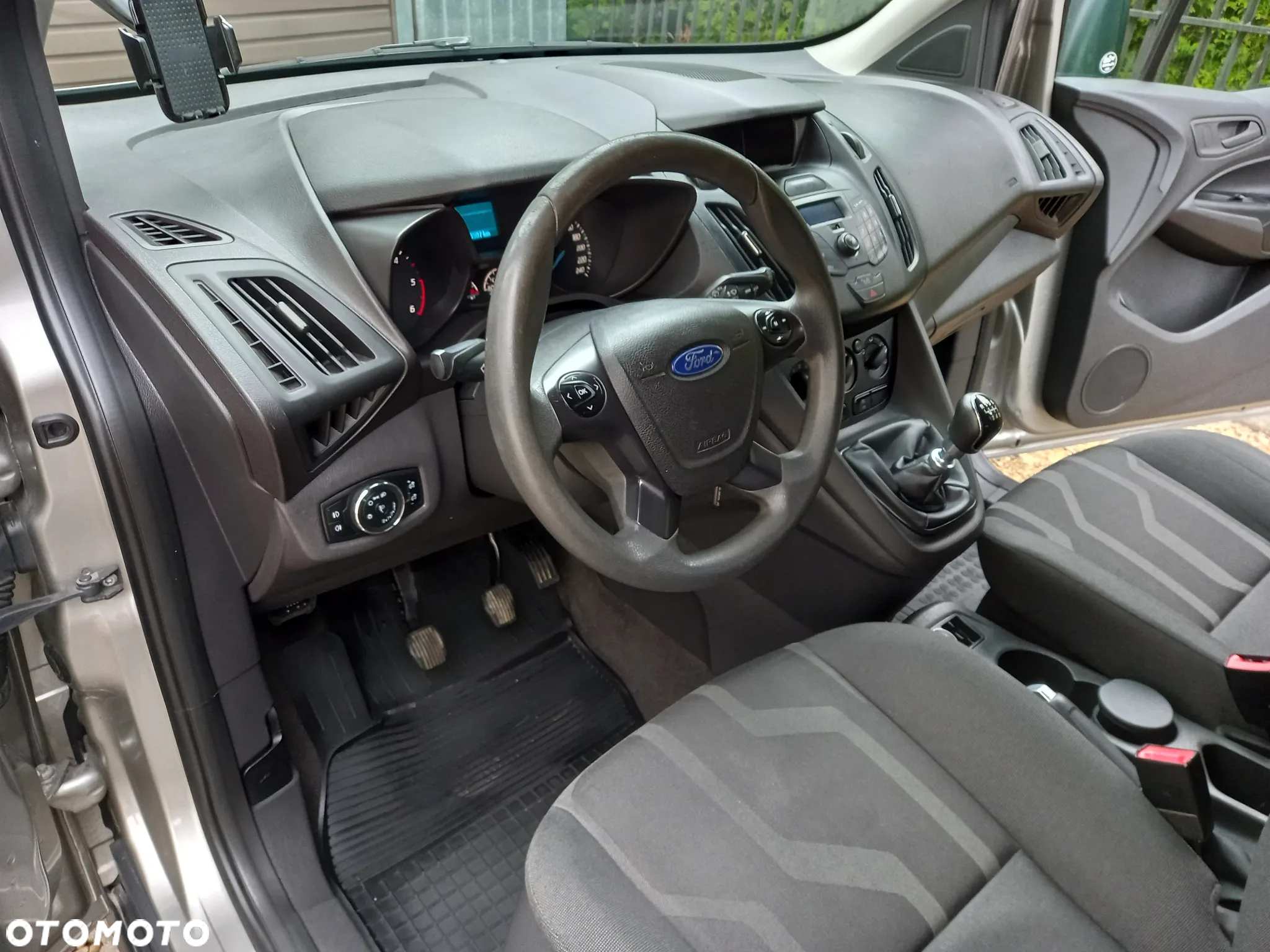 Ford Tourneo Connect Grand - 16