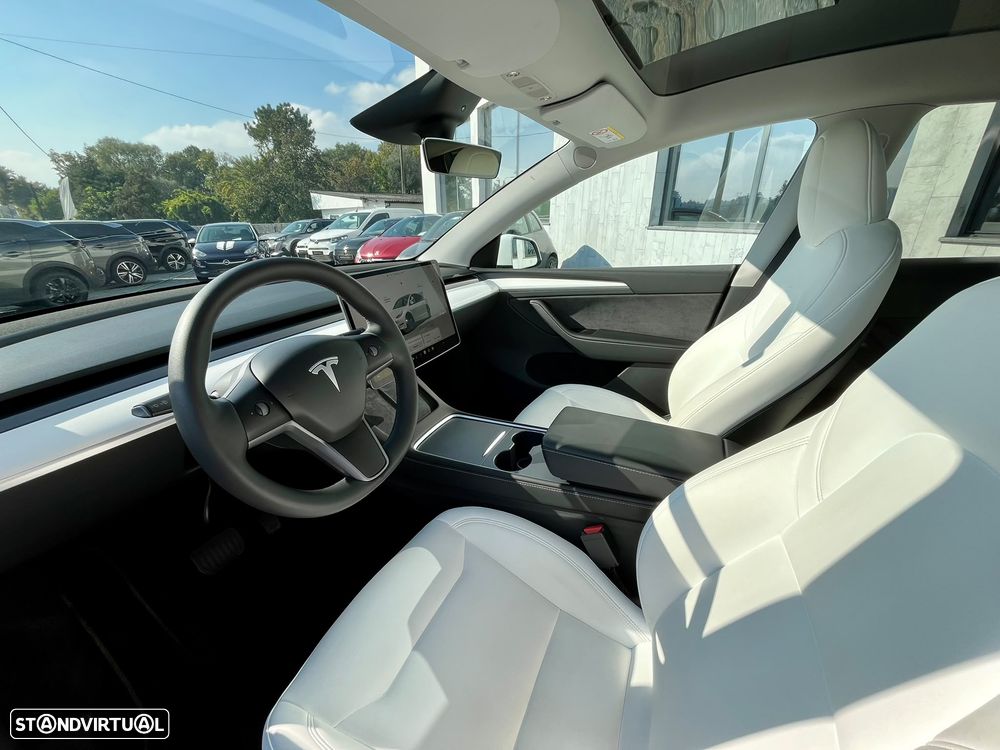 Tesla Model Y Standard - 11