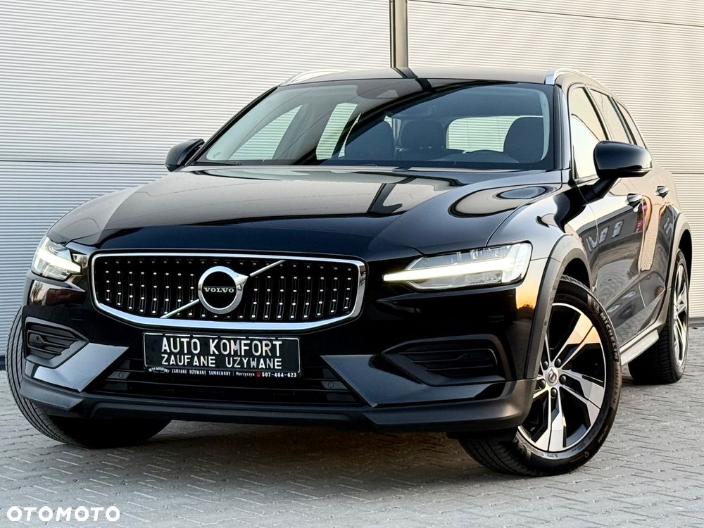 Volvo V60 Cross Country - 1