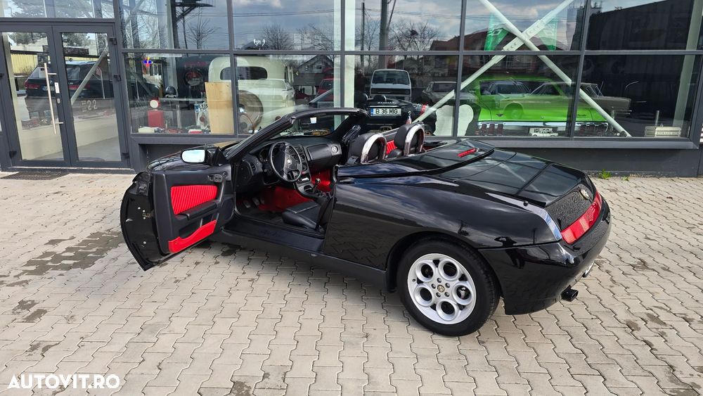 Alfa Romeo Spider - 25
