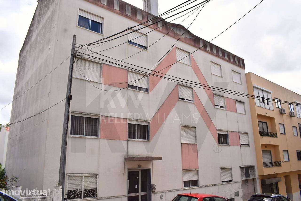 Apartamento T2 na Encosta do Sol – Luminosidade, Arrumação e Potencial - Grande imagem: 4/23