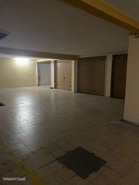 Vende se Garagem - Grande imagem: 4/5