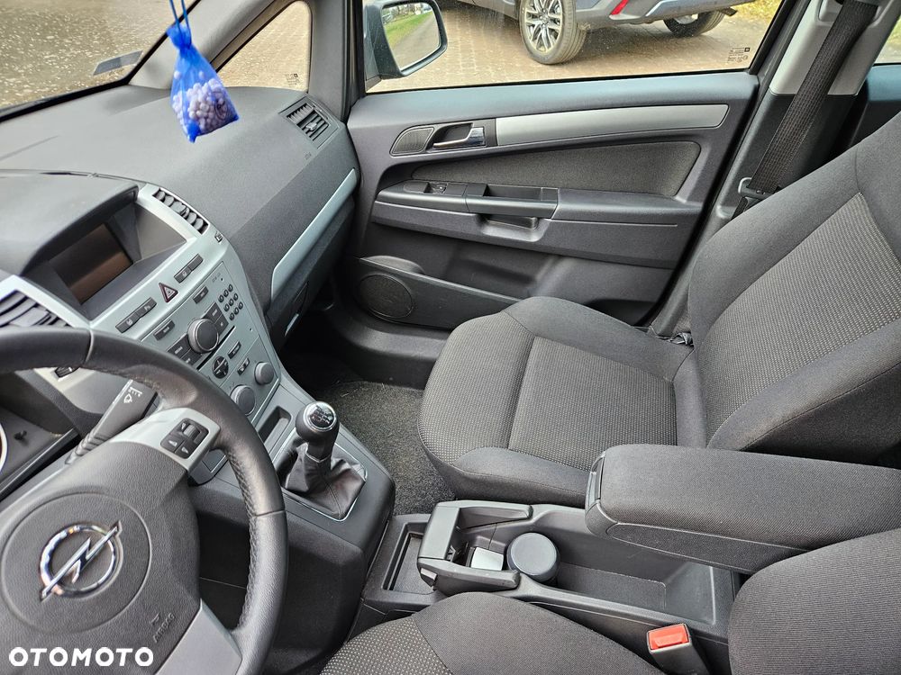Opel Zafira - 16