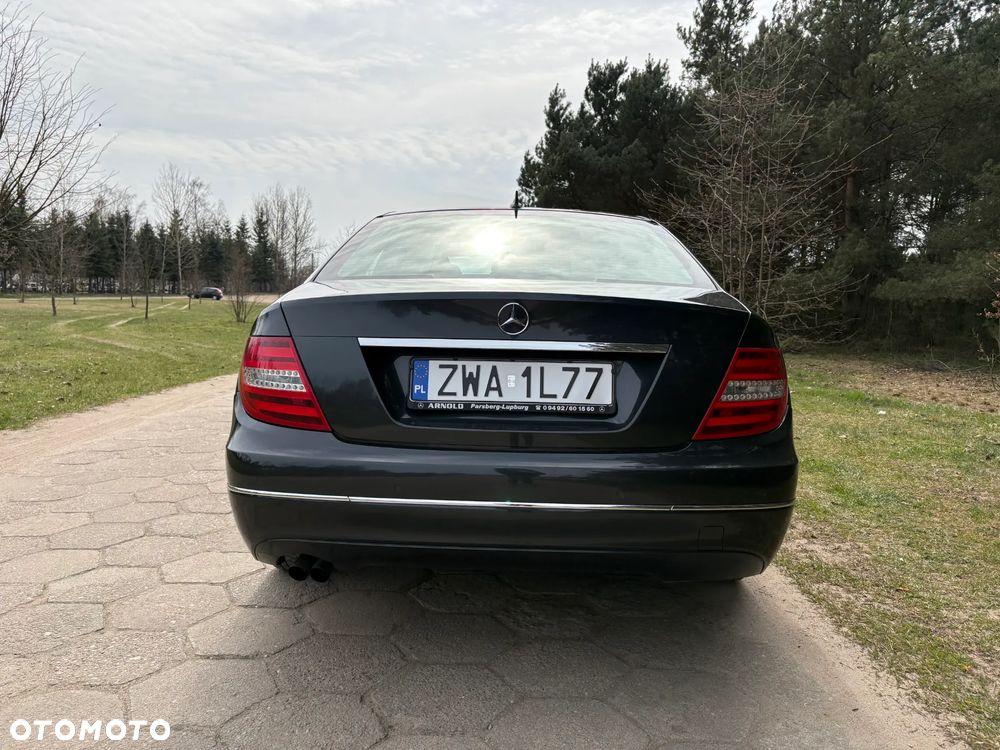 Mercedes-Benz Klasa C 180 CGI BlueEff Classic - 4
