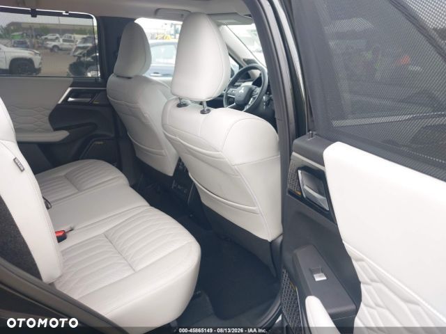 Mitsubishi Outlander - 7