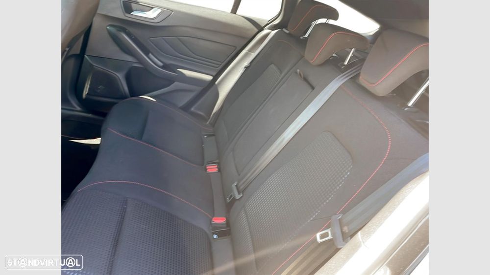 Ford Focus SW 1.0 EcoBoost MHEV ST-Line - 18