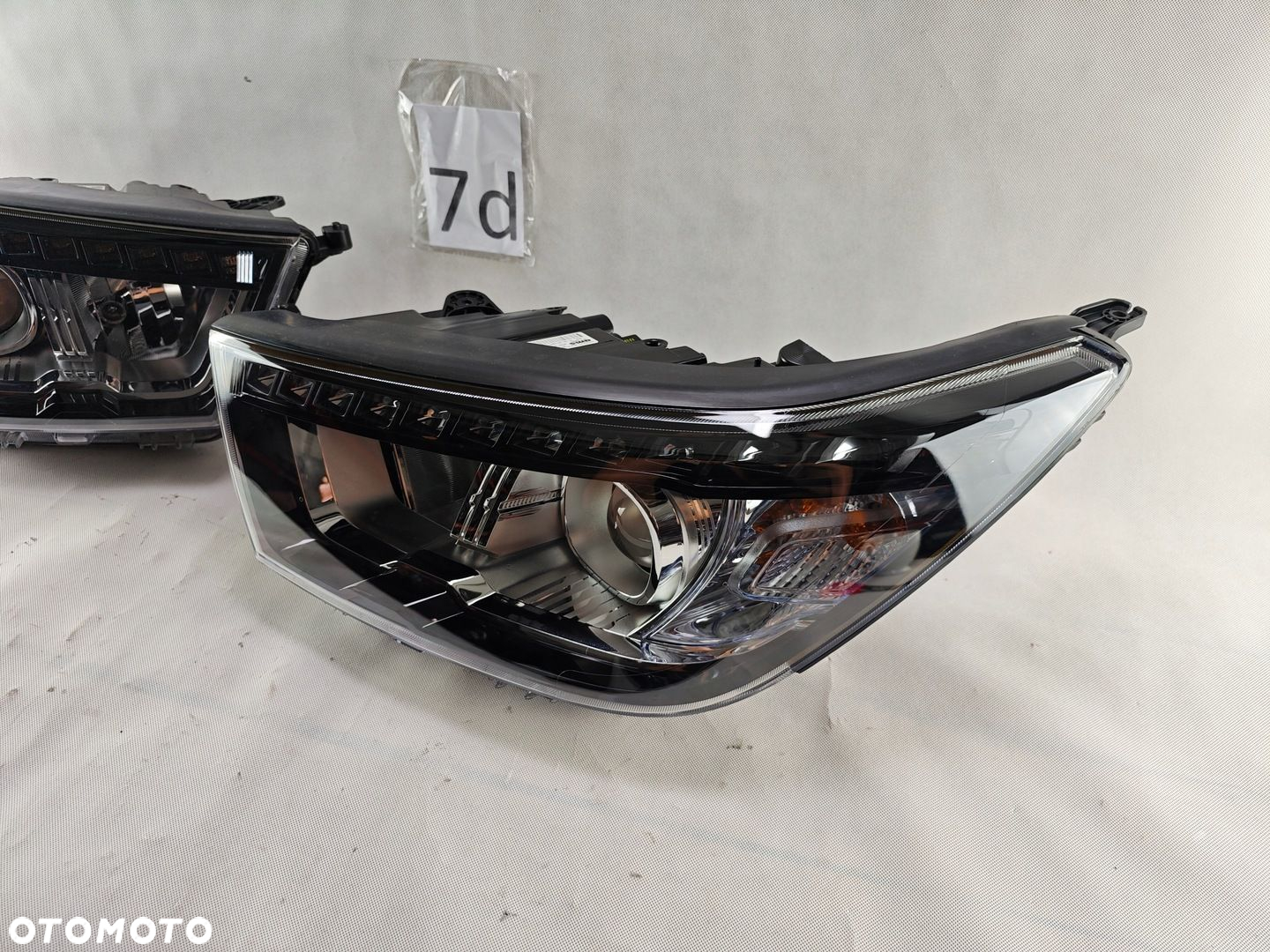 SSANGYONG TIVOLI SSANG YONG REFLEKTOR LED LEWY PRAWY SOCZEWKA LAMPA - 5