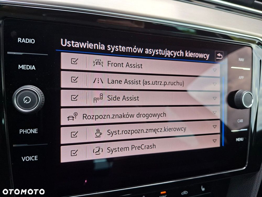 Volkswagen Passat - 17