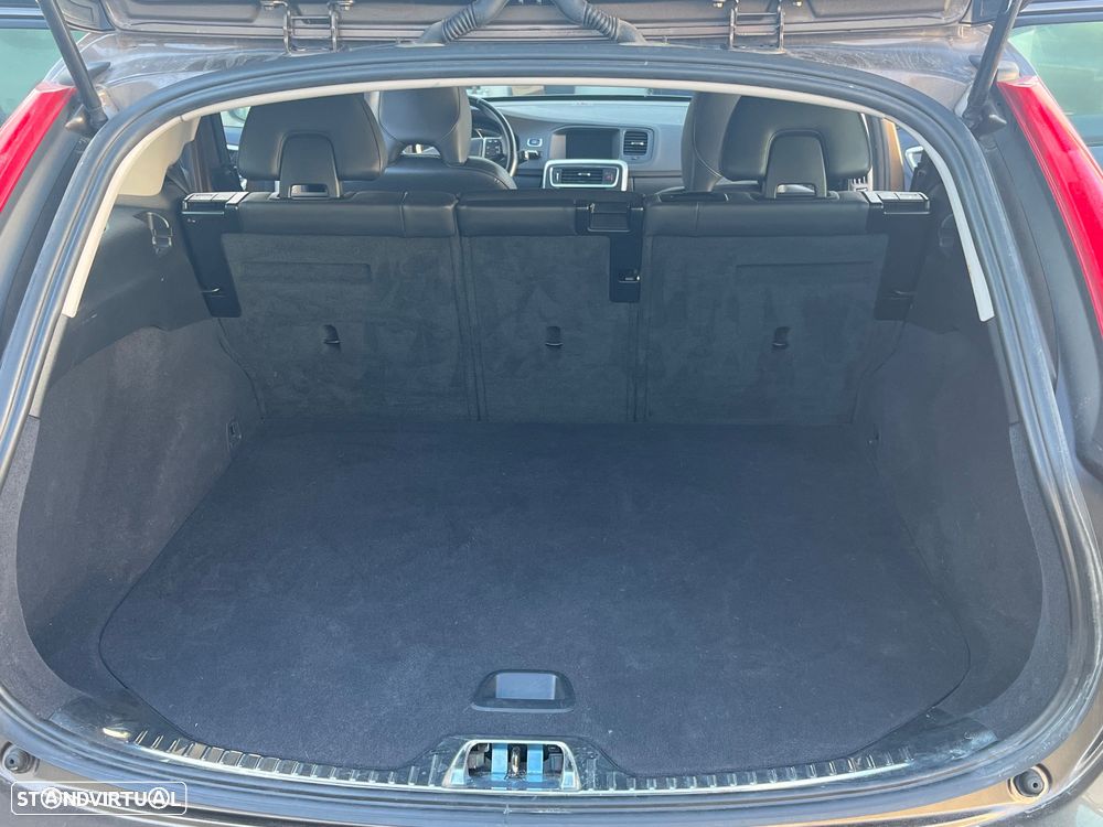 Volvo V60 Cross Country 2.0 D4 Pro - 11