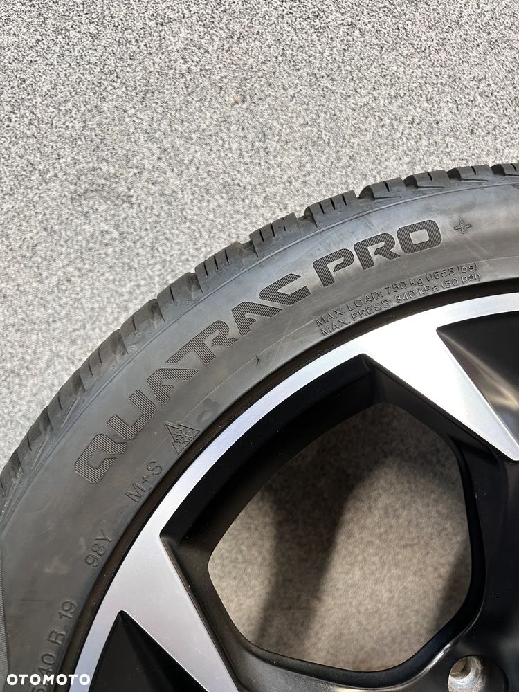 4 koła aluminiowe wielosezonowe Cupra Formentor 19" opony Vredestein 245/40/19 98Y 2025r. - 18