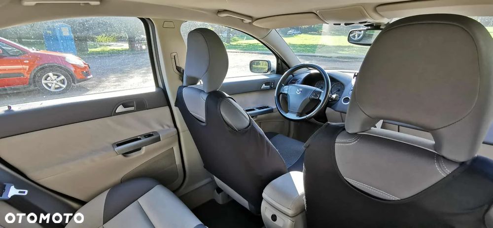 Volvo S40 2.0D Momentum - 8