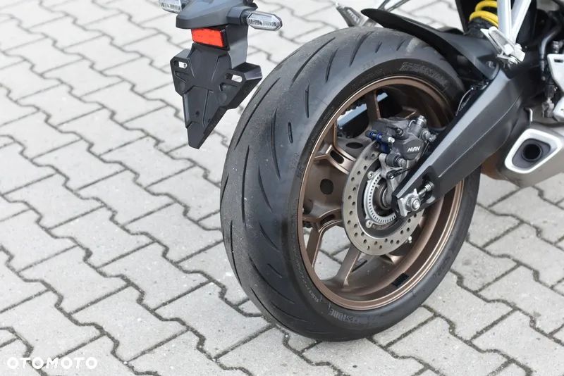 Honda CB - 16