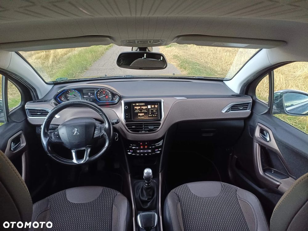 Peugeot 2008 1.6 e-HDi Allure S&S - 18
