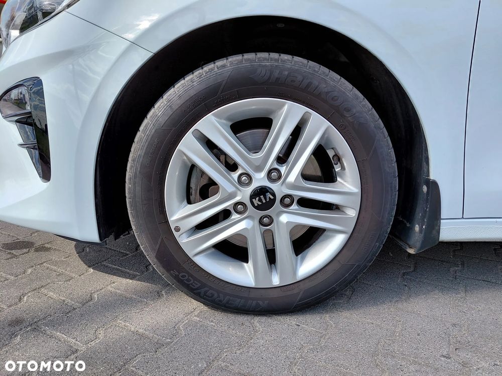 Kia Ceed 1.5 T-GDI M - 26