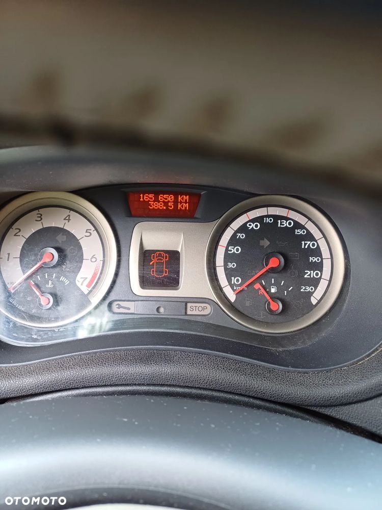 Renault Clio 1.6 16V Privilege - 1