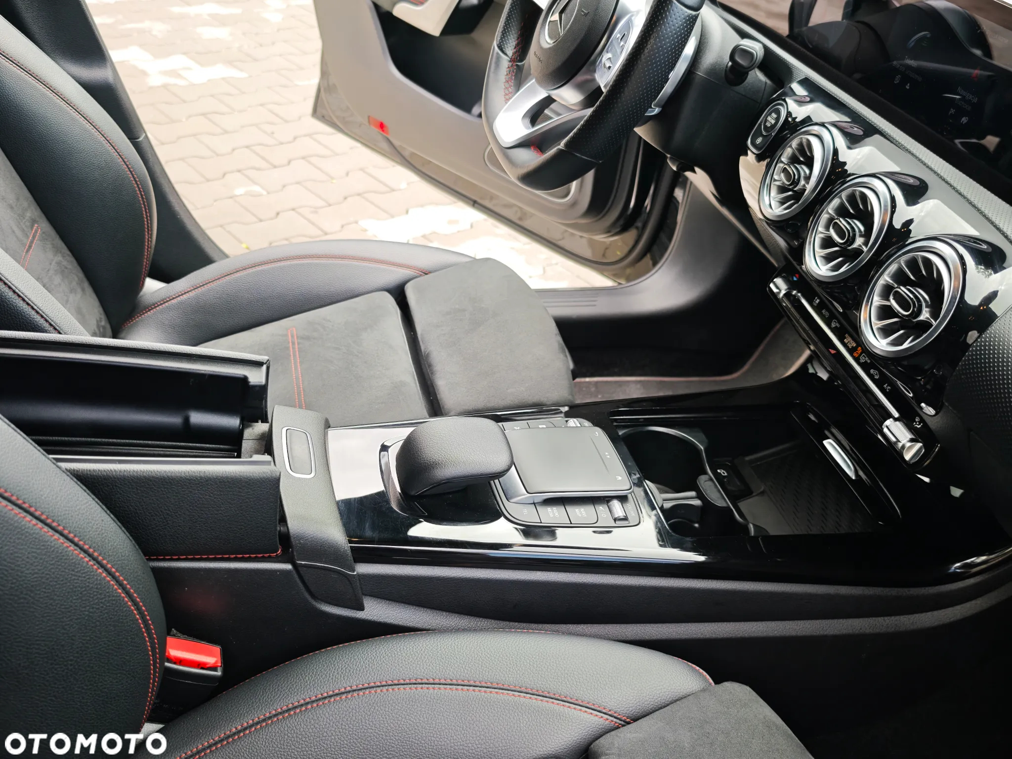 Mercedes-Benz Klasa A 250 7G-DCT AMG Line - 19