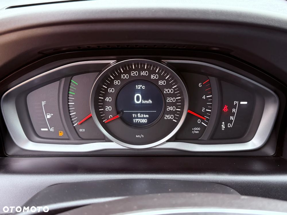 Volvo XC 60 D4 Geartronic Momentum - 32