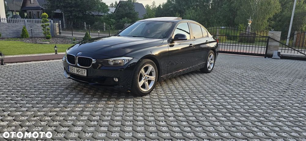 BMW Seria 3 328i - 1