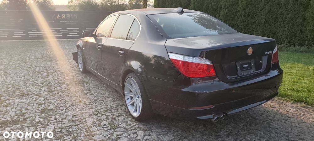 BMW Seria 5 550i - 5