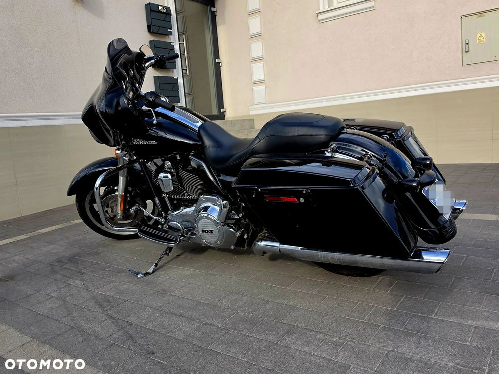 Harley-Davidson CVO Street Glide - 2