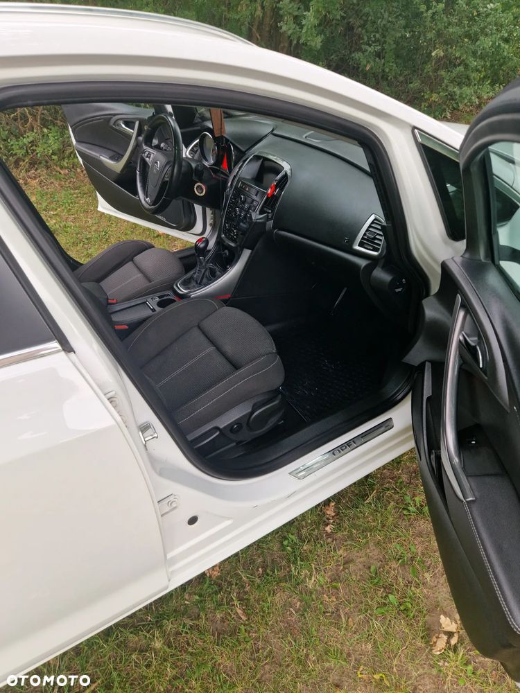 Opel Astra 2.0 CDTI DPF SportsTourer Edition - 10