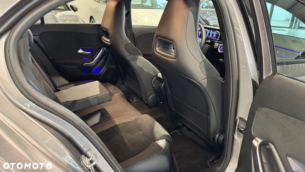 Mercedes-Benz Klasa A 200 AMG Line 7G-DCT - 32