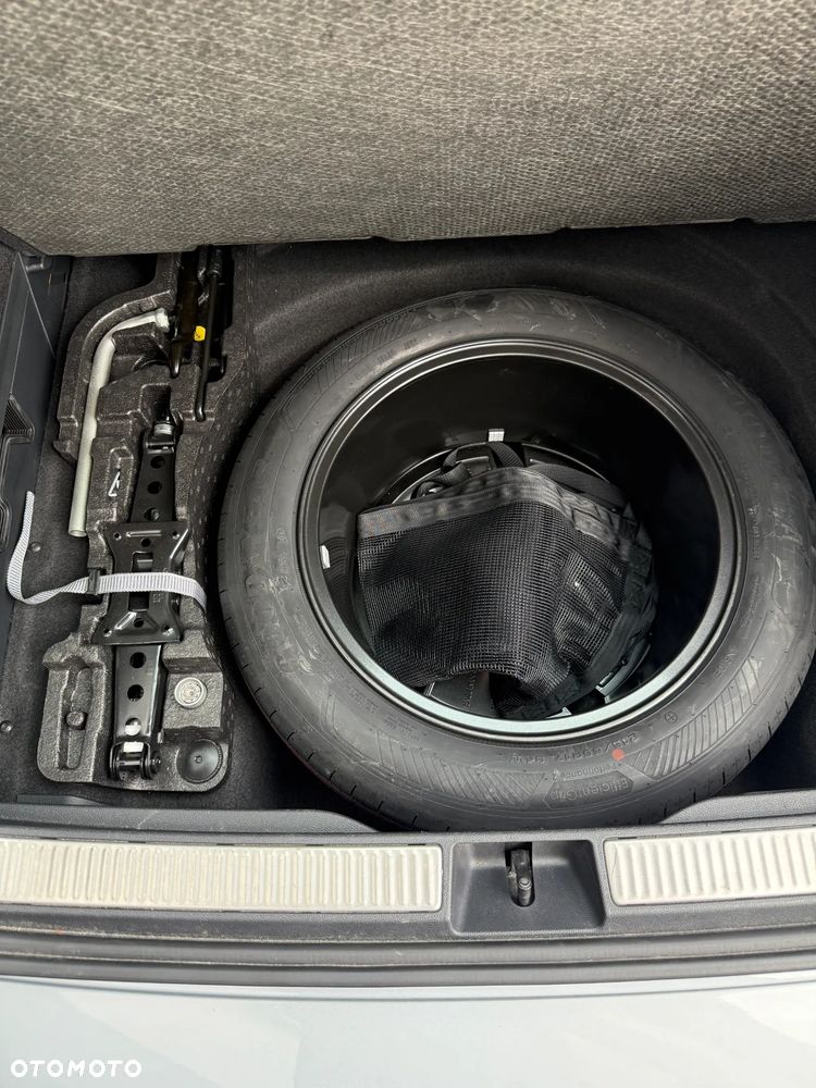 Volkswagen Passat - 13