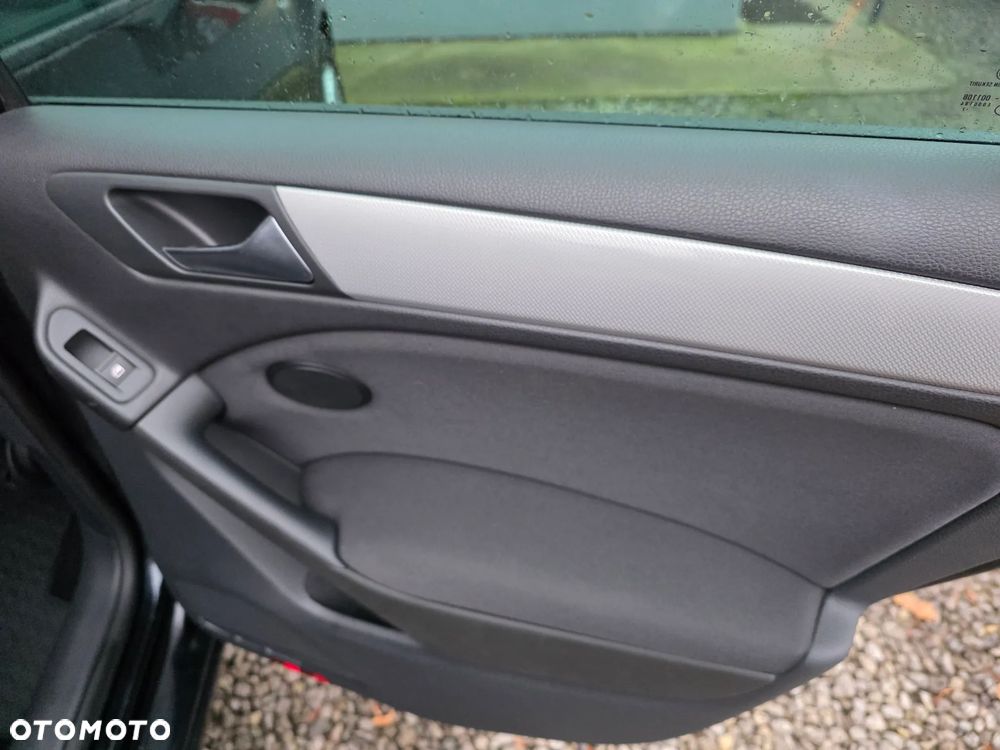 Volkswagen Golf 1.6 TDI DPF MATCH - 24