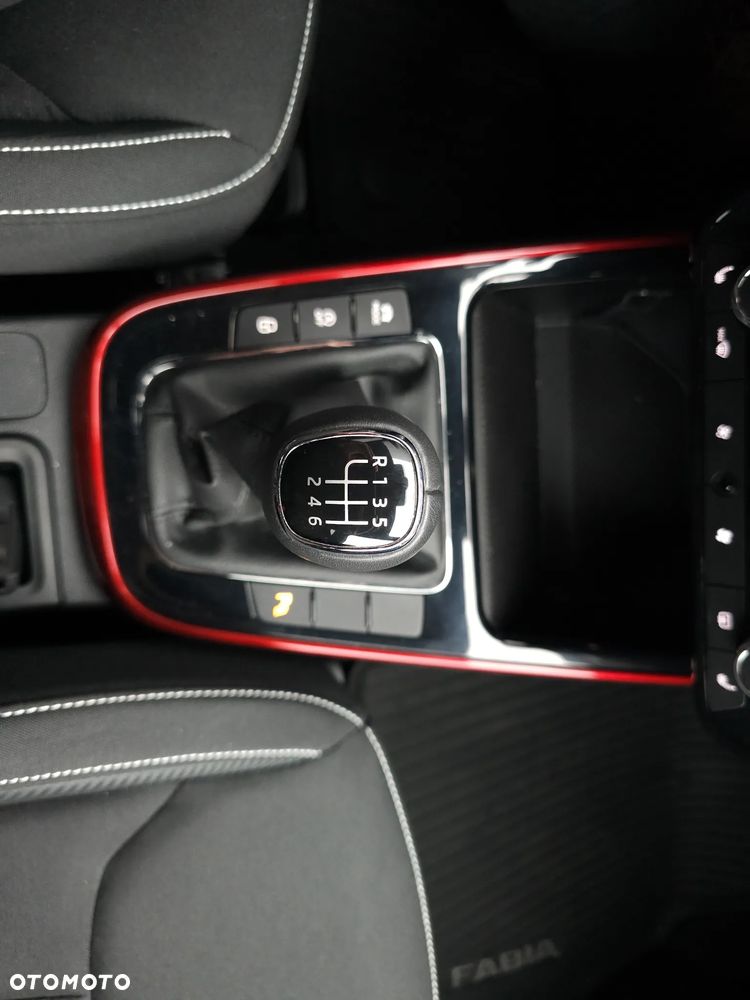 Skoda Fabia 1.0 TSI Monte Carlo - 24