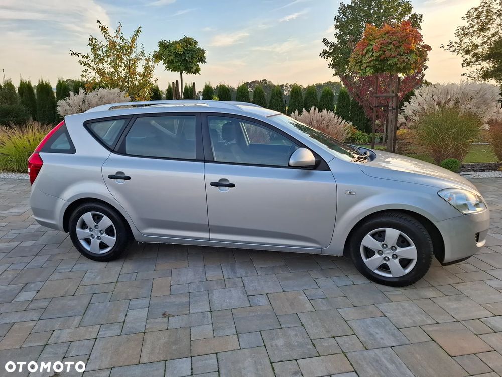 Kia Ceed 1.6 CVVT LX - 23