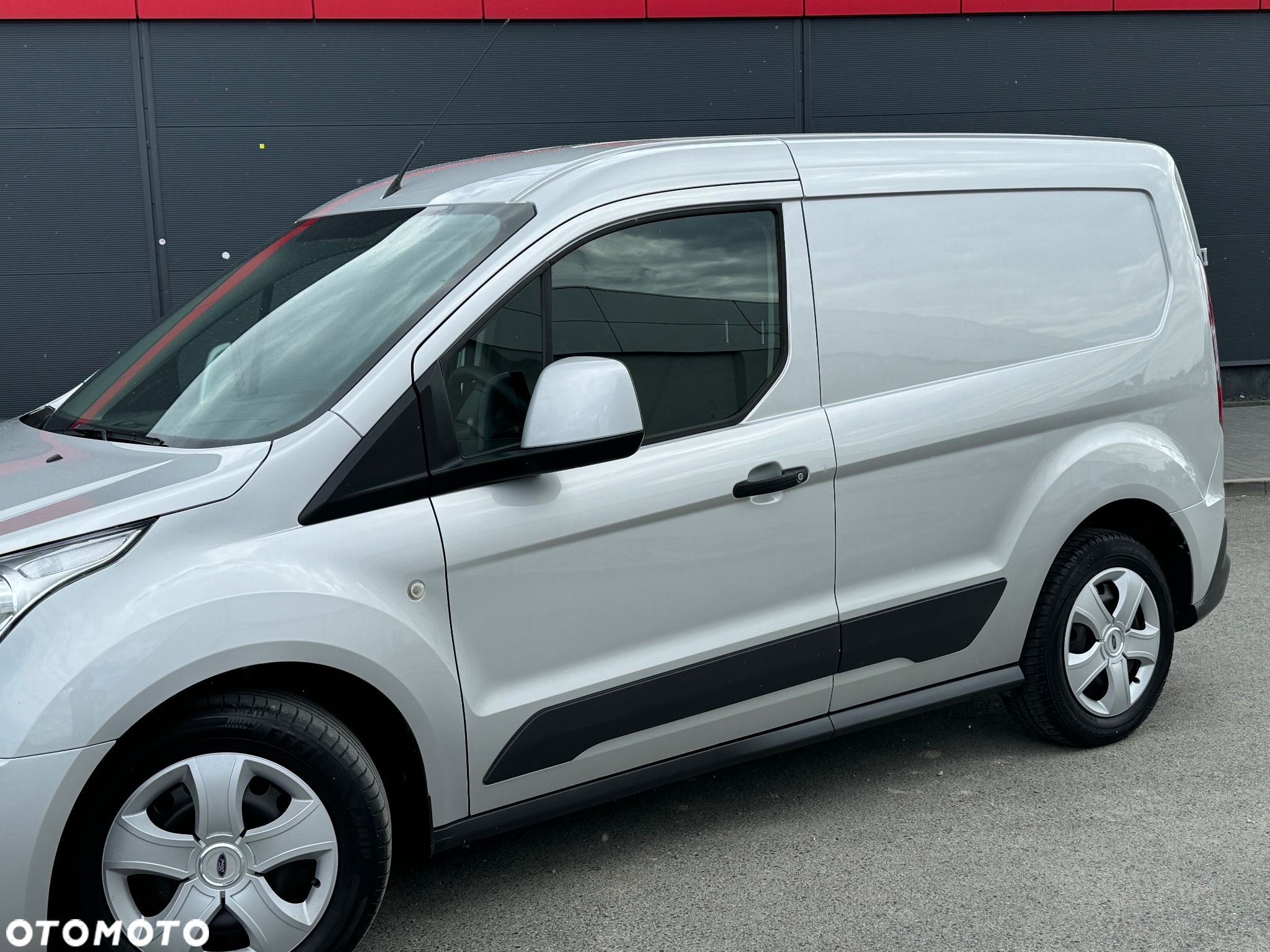 Ford Transit Connect - 11